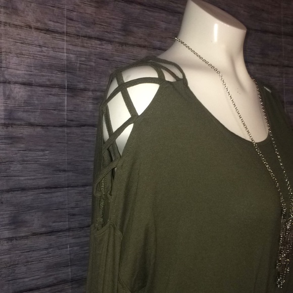 Sold* Venus Cut Out Shoulder High Low Top - Picture 3 of 8